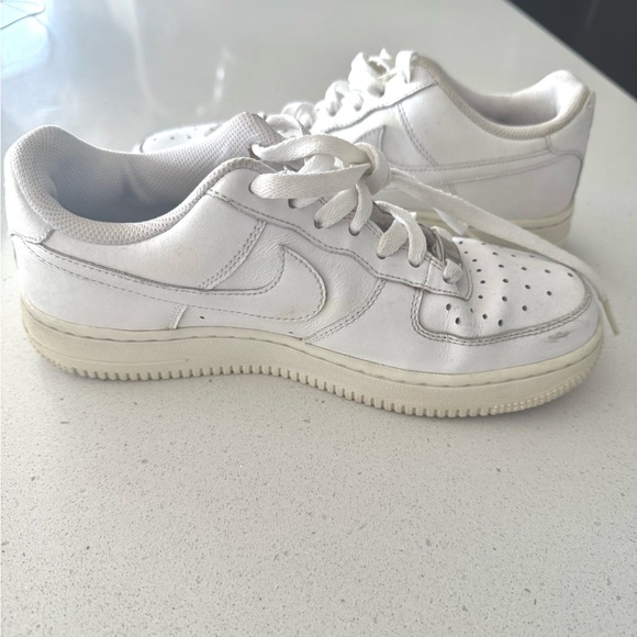 Nike White Athletic Shoes - Picture 1 of 4
